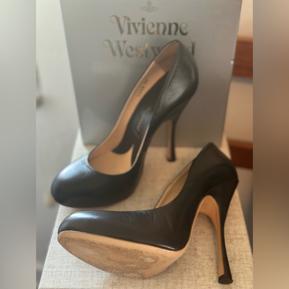 Vivienne Westwood, ‘Skyscraper’ black leather heels - Picture 5 of 7